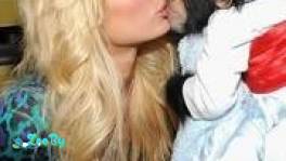 Приучить детеныша шимпанзе к новому до